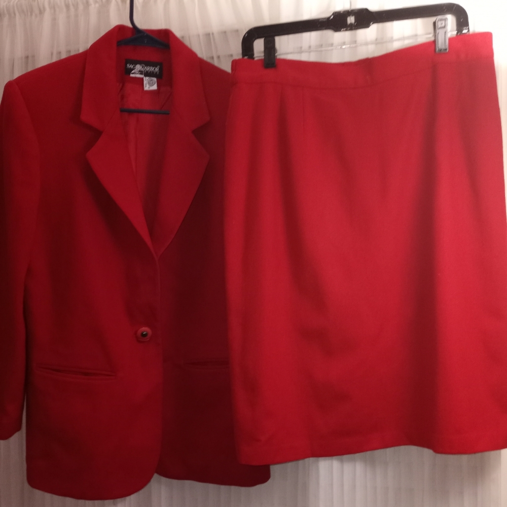 Very pretty suit  two piece  Sale only